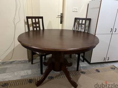 Dining table طاولة سفرة