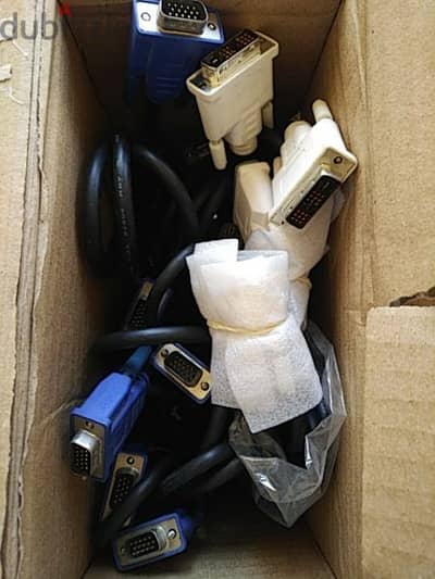 5 VGA cables, 3 DVI cables, 1 displayport