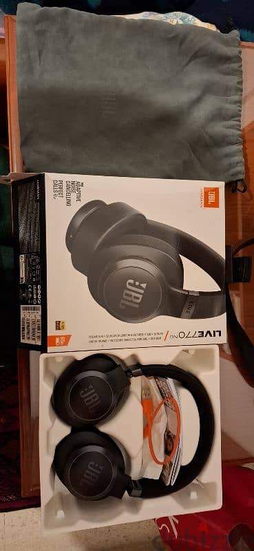 JBL 770NC Headphones