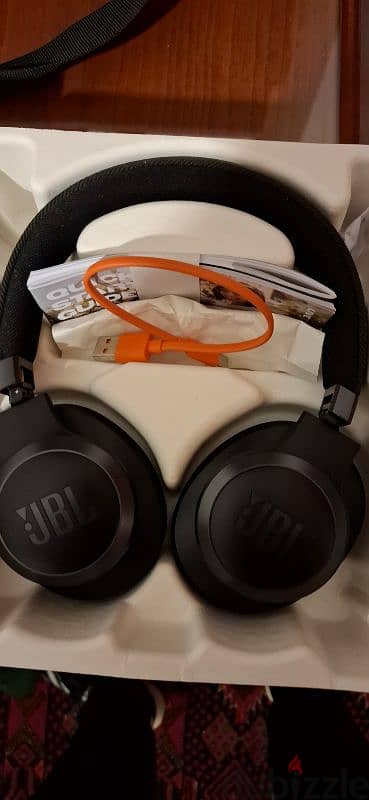 JBL 770NC Headphones 1