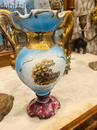 porcelian vase