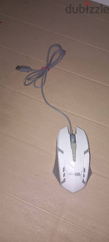 White Jedel mouse 1