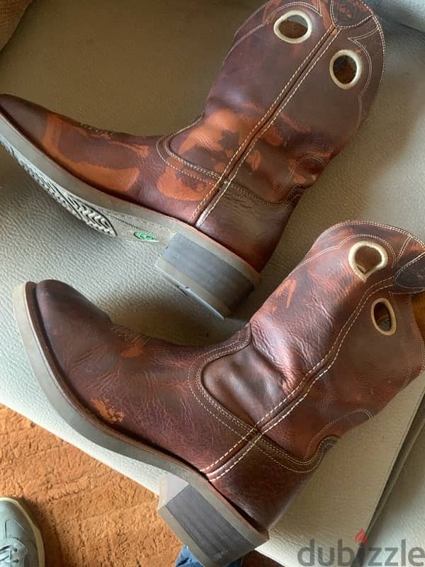 Ariat boots size 43-44 1