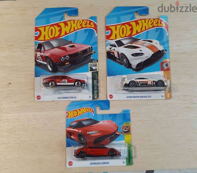 Hot Wheels diecast car model 1;64 0