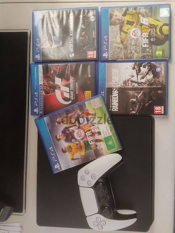 ps4 for sale with 1 controller ( ps5 controller look) with 5 games 1