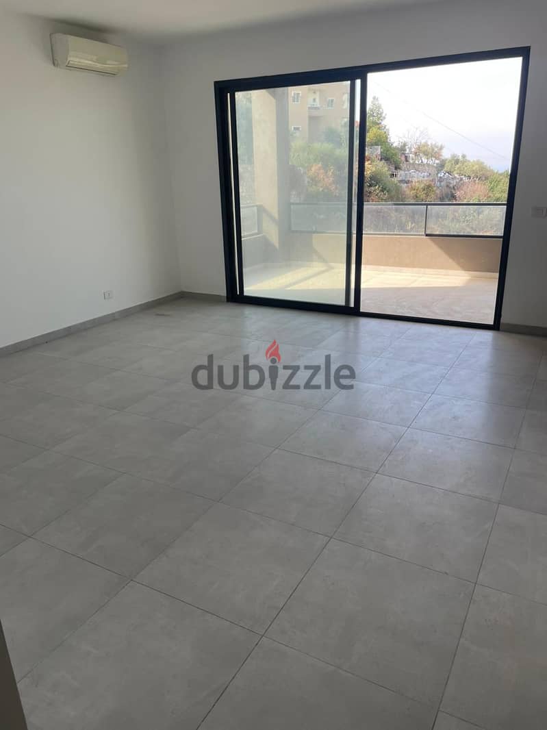 Apartment for sale in Blat شقة للبيع ب بلاط 0