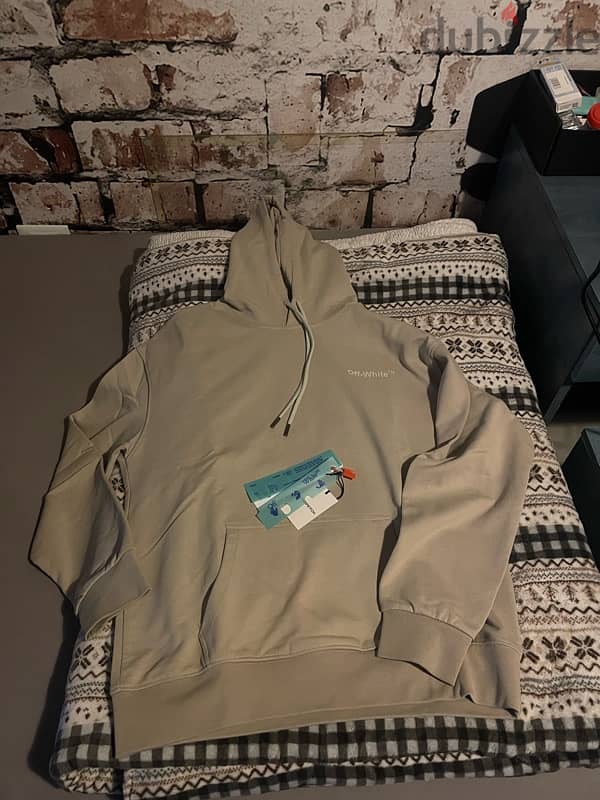 Original Off-White hoodie from Farfetch 0