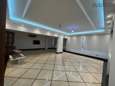 Apartmnet for sale in Hamra شقة للبيع بالحمرا