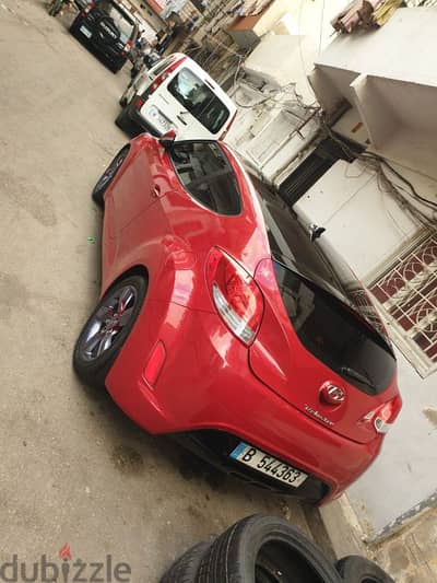 Hyundai Veloster 2013