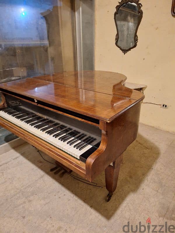 piano baby grand Germany se3er la2ta 2