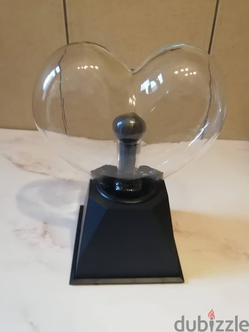 Heart shaped plazma ball new in box  Sound and touch sensitive 1