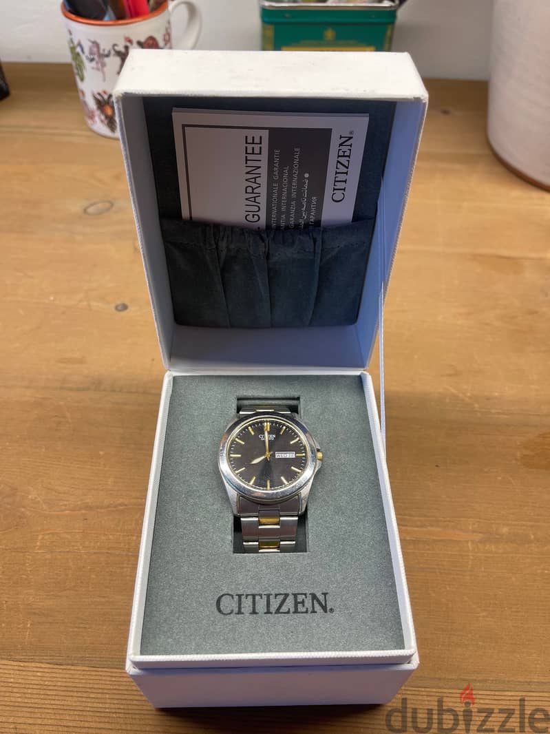 Citizen watch (used) with box and certificate 2