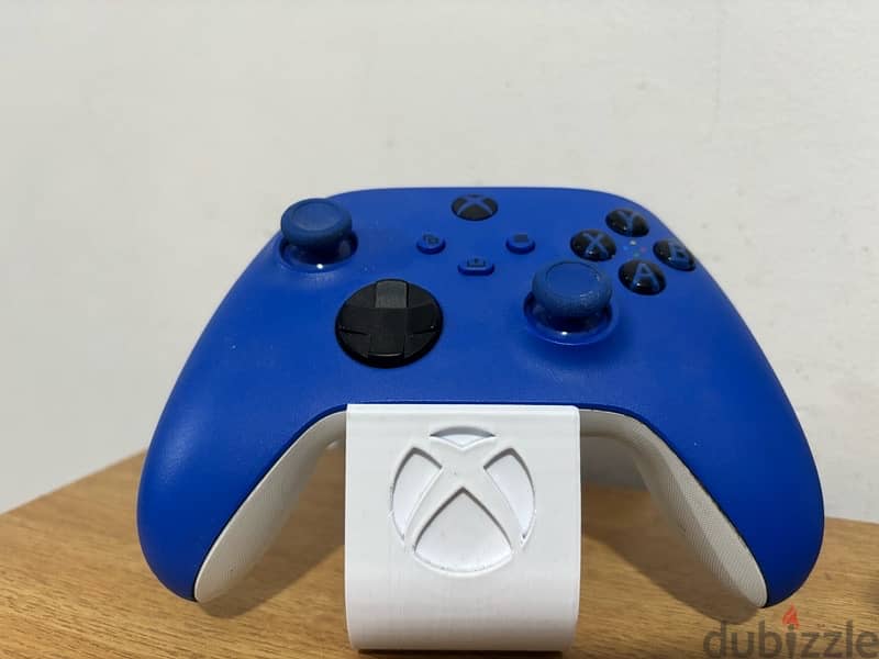 Playstation Or Xbox controller stand 1