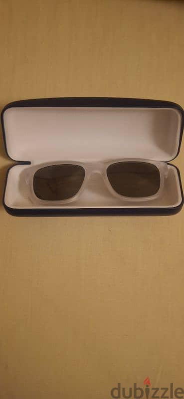 Original Lacoste sunglasses in amazing condition barelt Used