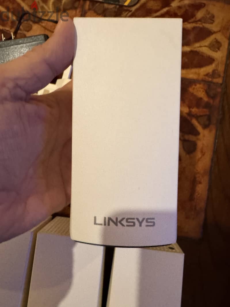 LinkSys 4 MESH Routers Model WHW01 VELOP 1