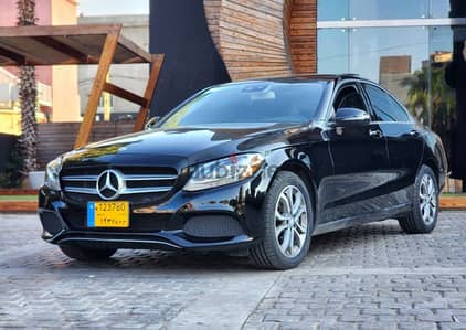 2017 C300 4Matic Clean carfax