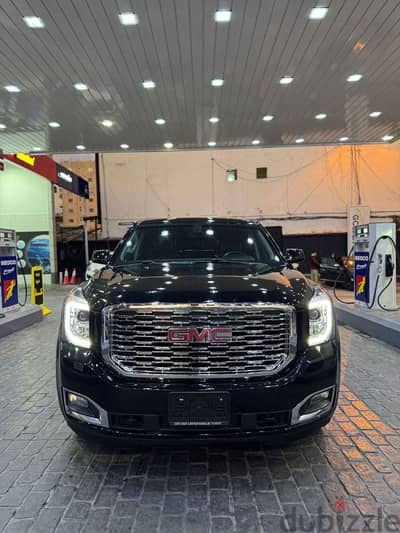 GMC Yukon 2018 V8 black black