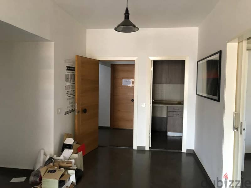 105 m2 office in Badaro available for RENT 3