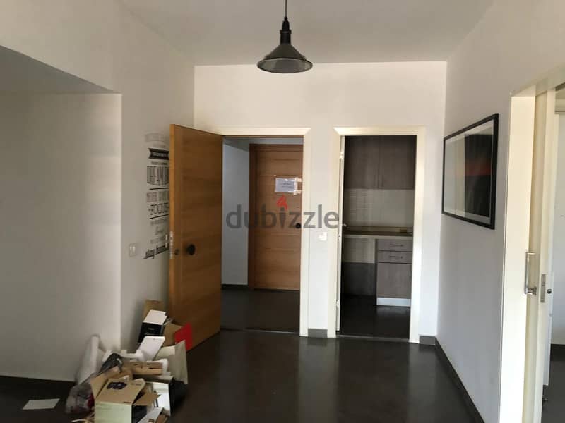 105 m2 office in Badaro available for RENT 4