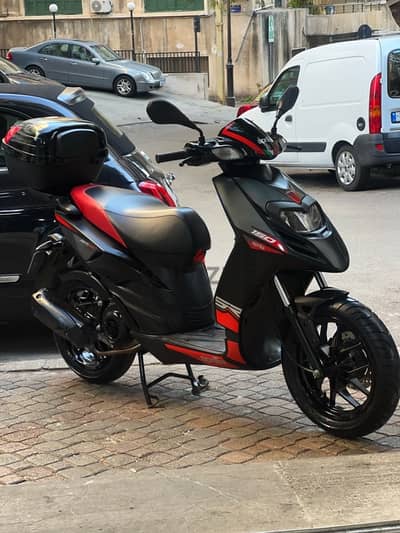 Aprillia SR 150 cc 2023 950$