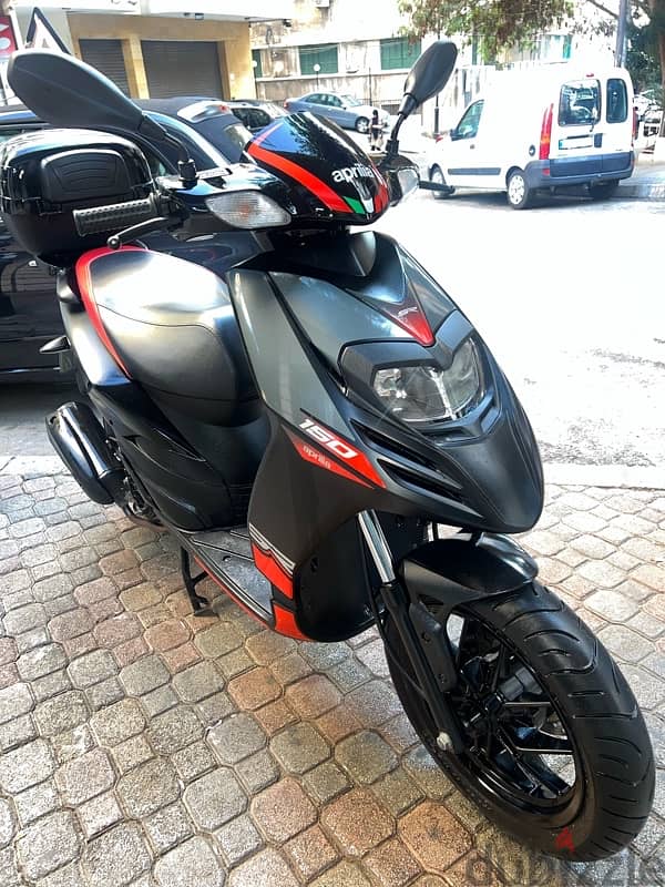 Aprillia SR 150 cc 2023 950$ 1