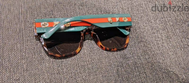 Oversized Gucci Sunglasses in good condition 4