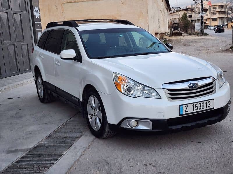 Subaru Outback 2011 0