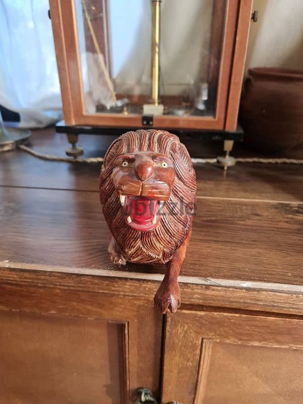 Hand-Carved Wooden Lion Figurine - Vintage Decorative Sculpture 2