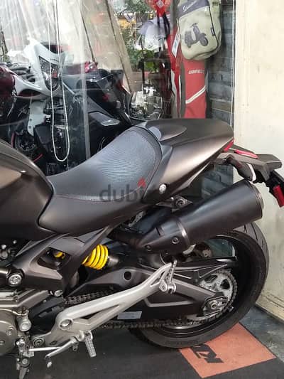 Ducati Monster 696 model 2009 like new 5800klm on odo