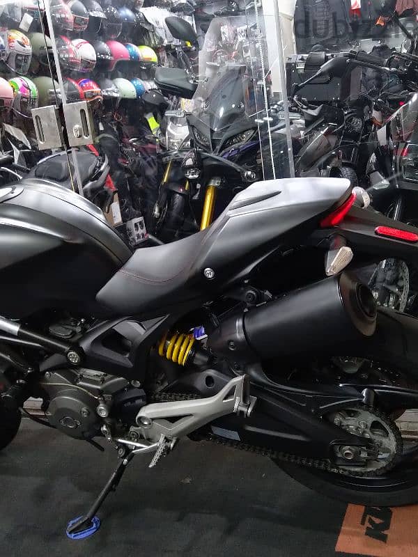 Ducati Monster 696 model 2009 like new 5800klm on odo 2