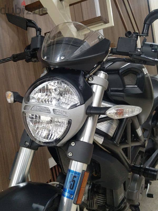 Ducati Monster 696 model 2009 like new 5800klm on odo 4