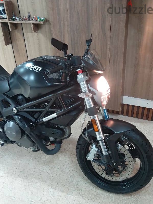 Ducati Monster 696 model 2009 like new 5800klm on odo 9