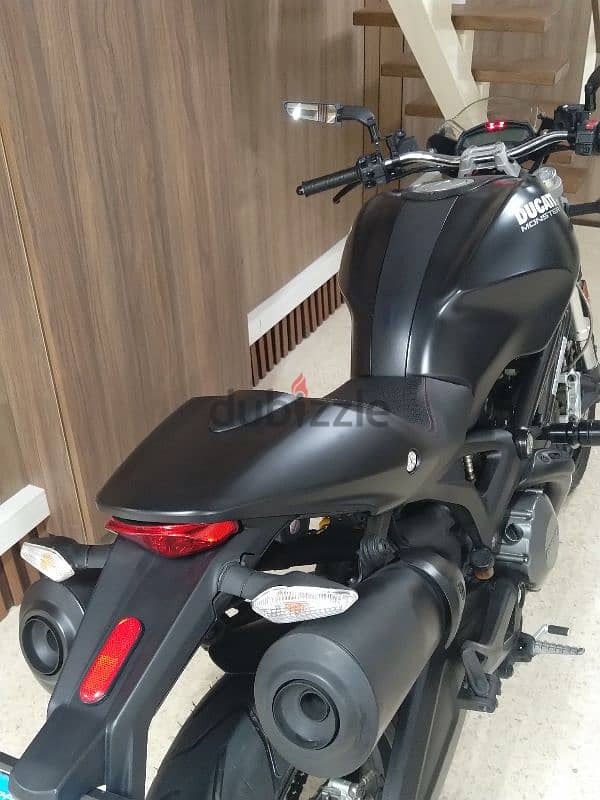 Ducati Monster 696 model 2009 like new 5800klm on odo 10