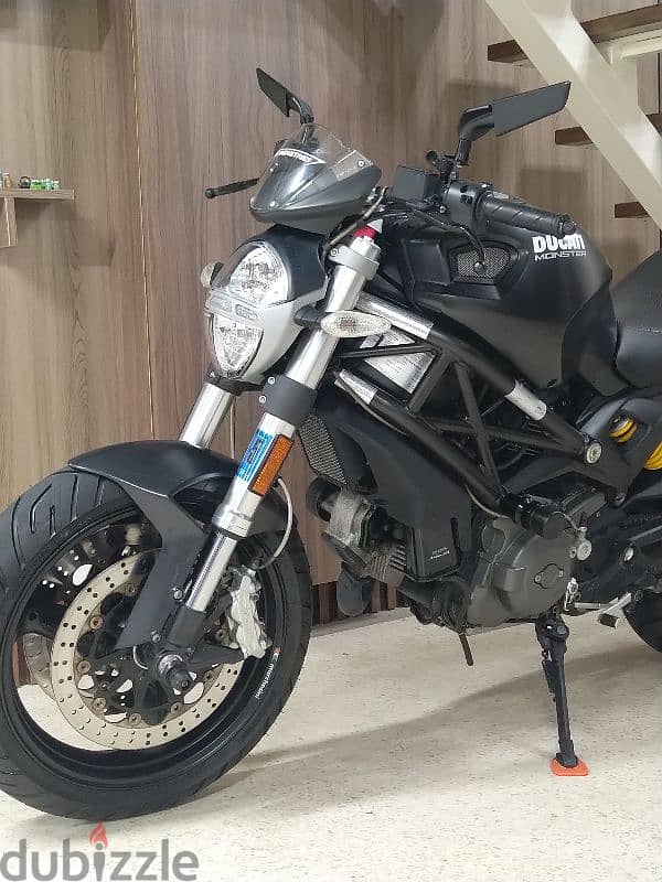 Ducati Monster 696 model 2009 like new 5800klm on odo 12