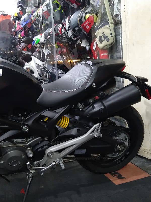 Ducati Monster 696 model 2009 like new 5800klm on odo 16