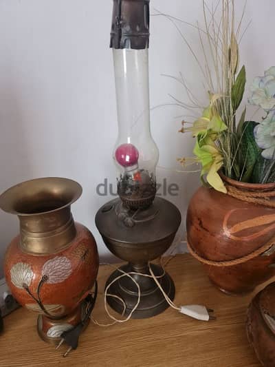 Antique Brass Gas/0il Lamp with Glass Chimney