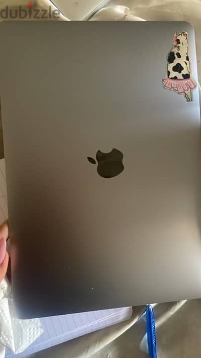 MacBook 2022 perfect conditions no damages works perfectly