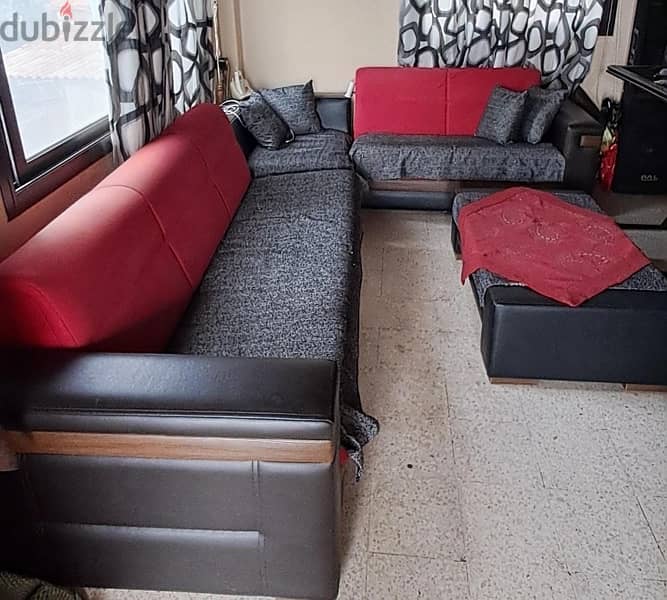 sofa corner good condition with table 1