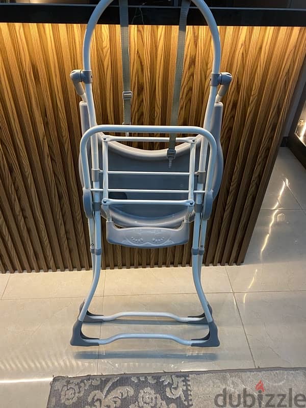 excellent high chair used like new 2