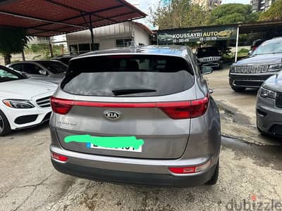 Kia Sportage 2017 AWD like new very clean