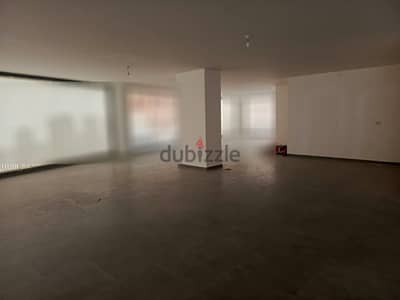 Showroom for rent in Zalka صالة للإيجار في الزلقا TIR3061