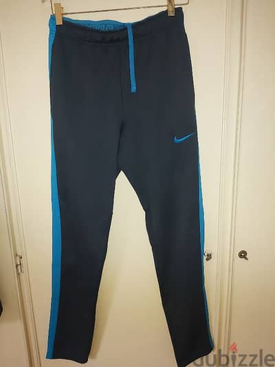 nike sport pant size small