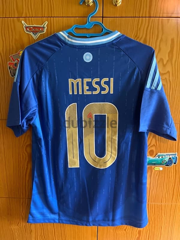 Messi Argentina Away kit 1