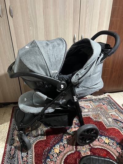 joie stroller with carseat and base  عرباية للبيبي