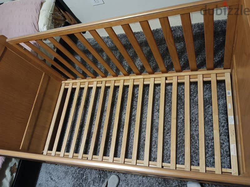 Mothercare crib with mattress 2