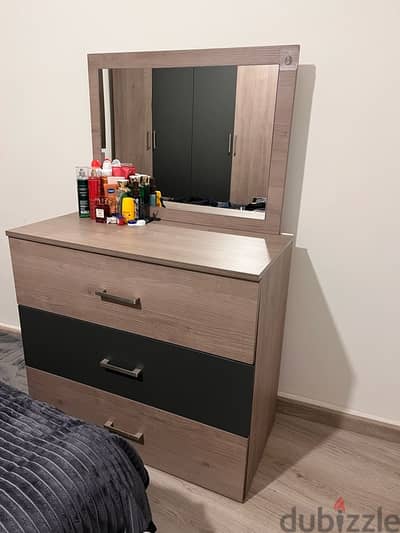 bedroom dresser with mirror