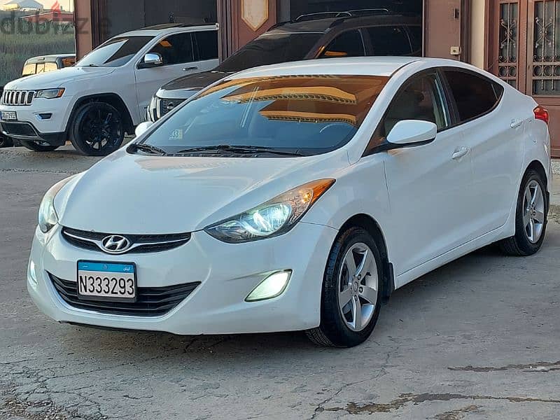 Hyundai Elantra 2013 super clean 0