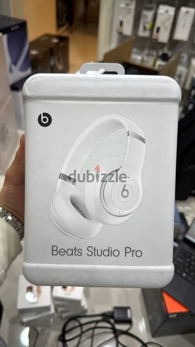 Beats studio pro matte white