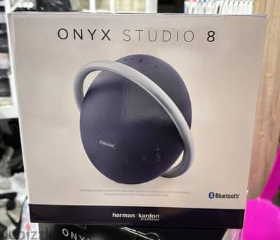 harmon kardon Onyx studio 8 black