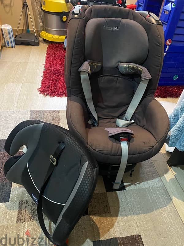 maxicosi car seat with base + free booster 1